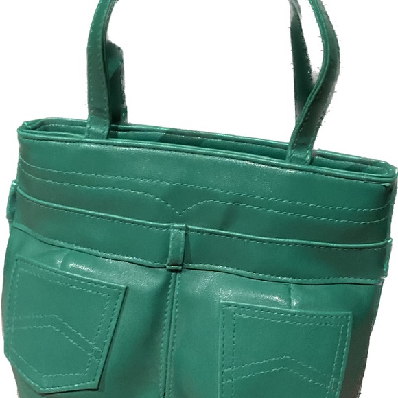 BNOT. Super cute purse - Picture 3 of 3